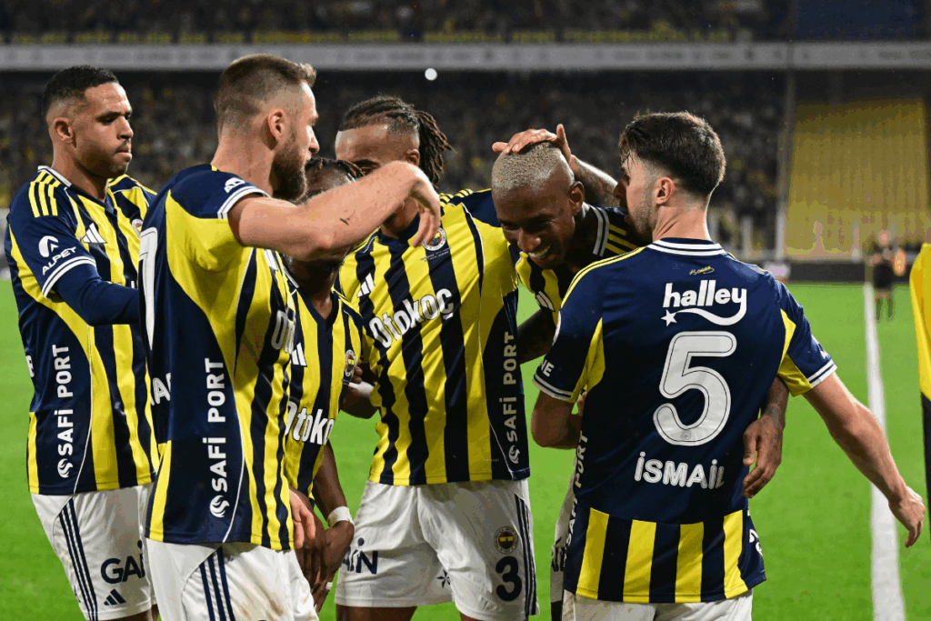 fenerbahce super ligde nefes aldi antalyaspor engelini 2 golle asti Osw1uqFO
