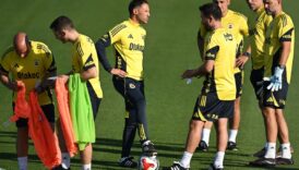 fenerbahcenin yeni teknik direktoru domenico tedesco ilk antrenmanina cikti zamanimiz yok ZtZIcLcO
