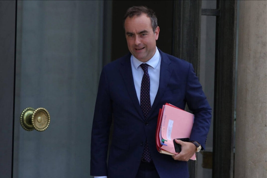fransa basbakani sebastien lecornu hakkinda sahte diploma sikayeti KUMdK117