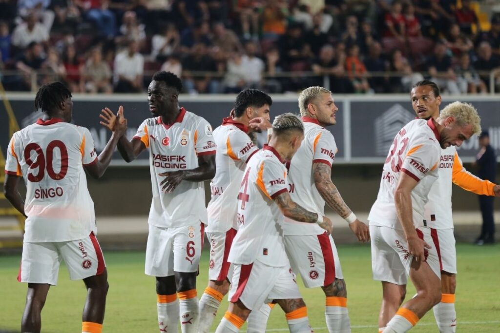 galatasaray alanyasporu yendi tarihindeki en iyi lig baslangicina imza atti HR584lVV