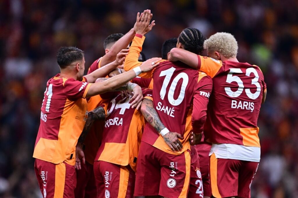 galatasaray konyasporu yendi ligin zirvesindeki puan farkini 6ya cikardi neQSOERu