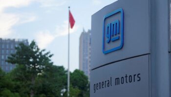 general motors buyuk bir elektrikli arac fabrikasinda uretimi azaltma karari aldi Dry9Teny