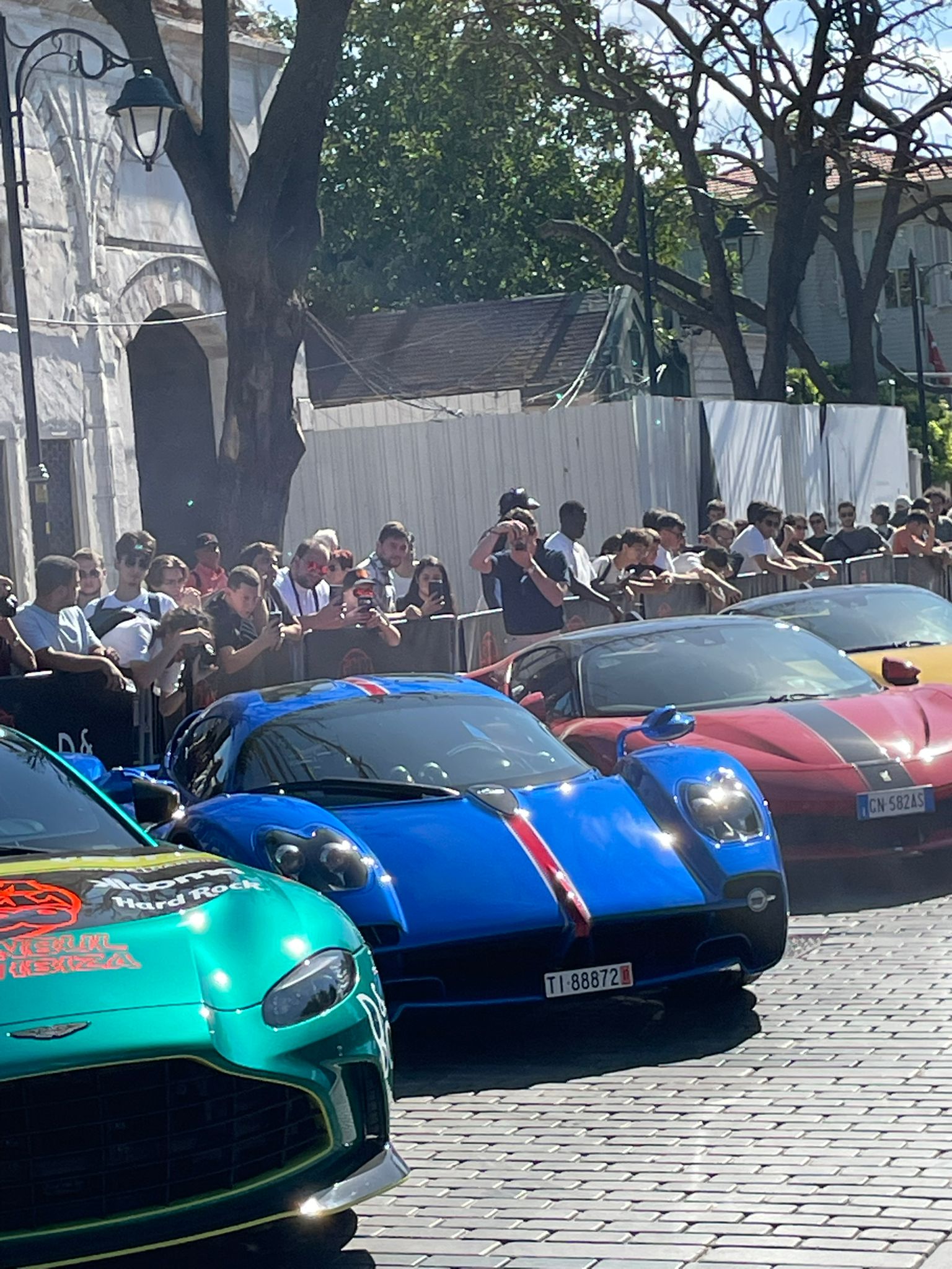 gumball 3000 istanbulu salladi super otomobiller unluler ve binlerce izleyici 3 5zvJIzyG