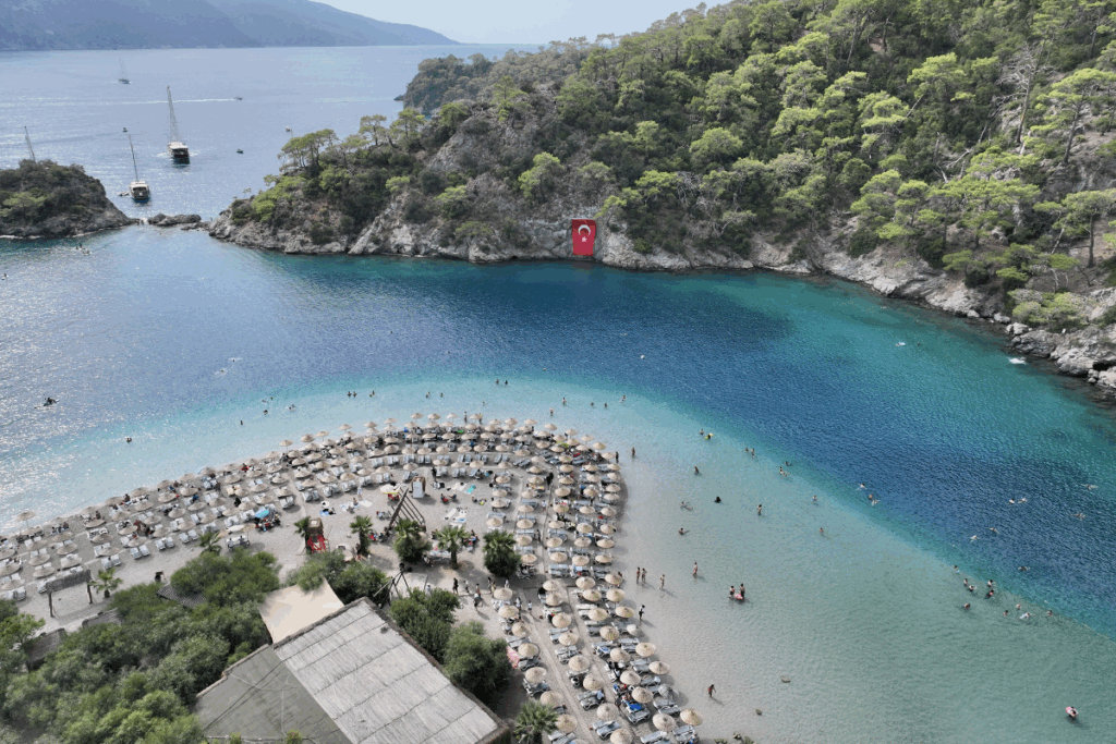 gunesli havanin devam ettigi fethiye ve marmariste sahillerde deniz keyfi suruyor rsfwWnaA
