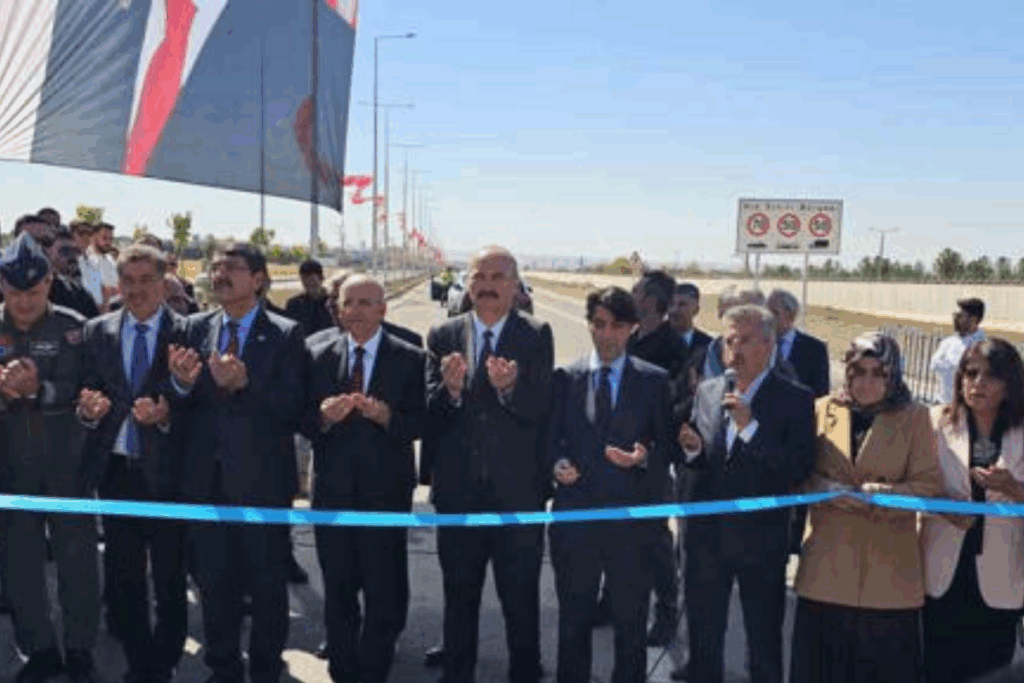 hazine ve maliye bakani mehmet simsek memleketi batmanda recep tayyip erdogan bulvarini acti pD71bDqb