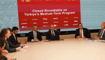 hazine ve maliye bakani mehmet simsek ve tcmb baskani fatih karahan abdde yatirimcilarla bulustu yvUjmvru