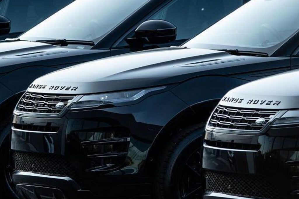 ingiliz luks otomobil ureticisi jaguar land rover siber saldirinin ardindan asamali uretime donuyor LQE3BE6t