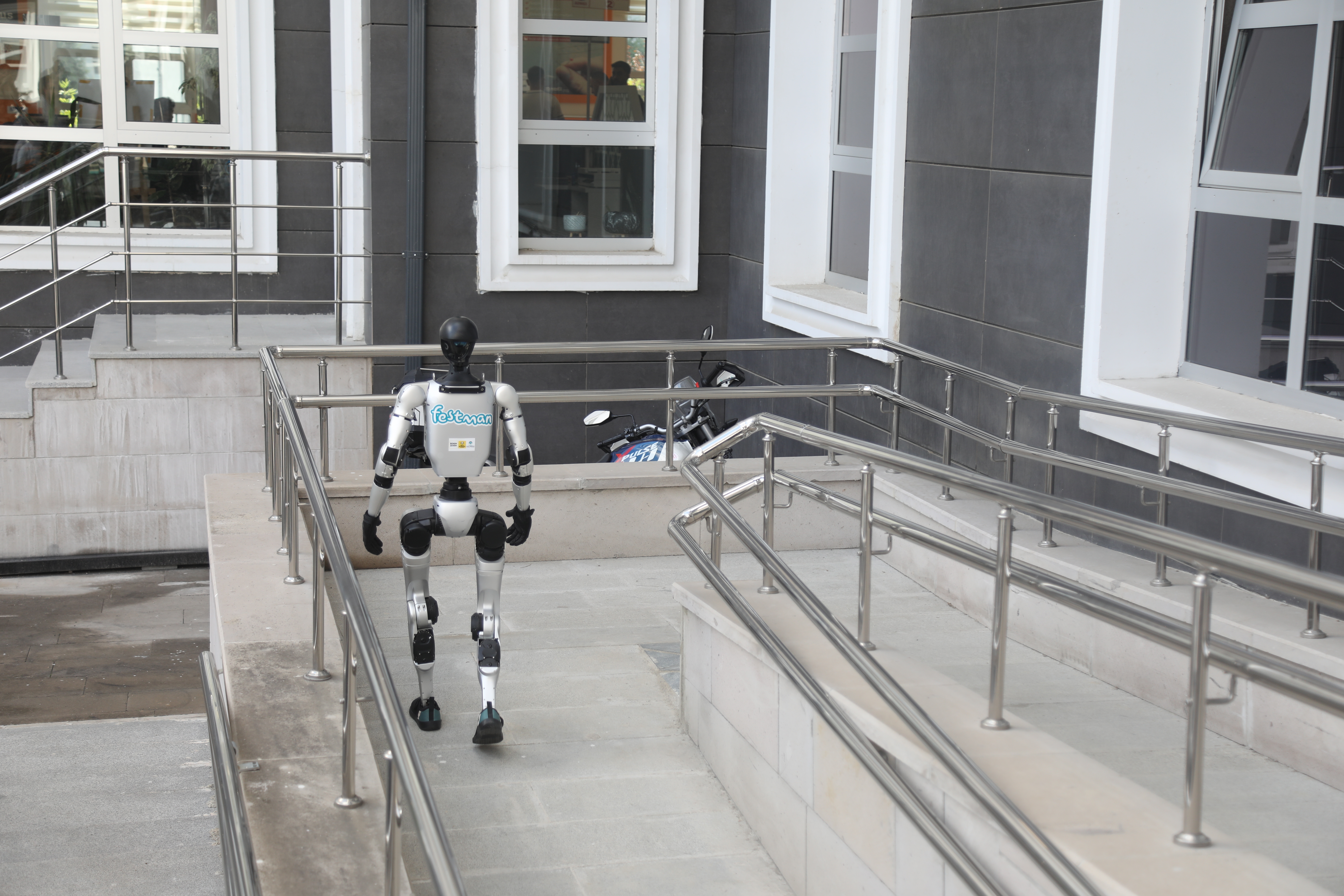 insansi robot festman canik nufus mudurlugunden kimlik belgesi aldi 1 4yAaNYlI