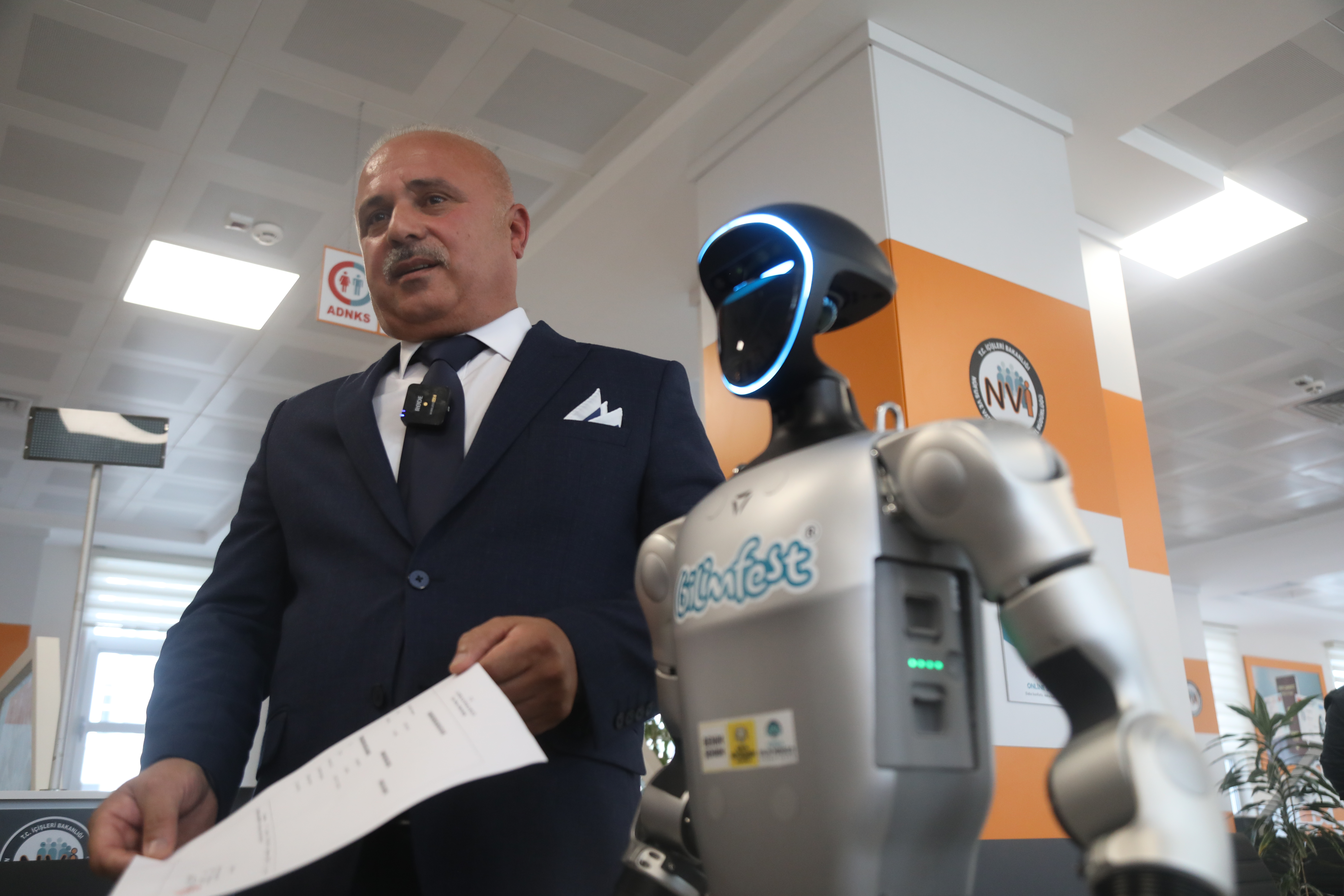 insansi robot festman canik nufus mudurlugunden kimlik belgesi aldi 2 ZcQHeTji