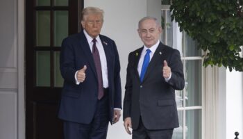 israil basini netanyahunun katar basbakanindan doha saldirisi icin ozur diledigini yazdi E3TAs8Rg