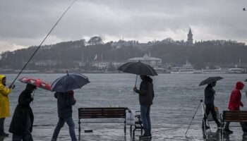istanbul ve 8 ilde saganak etkili olmaya basladi TrkbKPjX