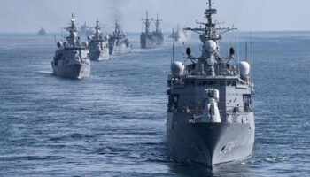 istanbulda bazi vapur seferlerine preveze deniz zaferi duzenlemesi VMmI9kG7