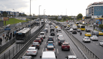 istanbulda yeni egitim ogretim yilinin ilk gununde trafik yogunlugu yasaniyor mTsmWFue