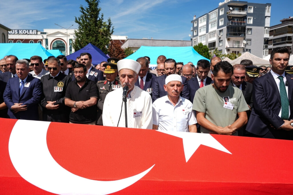 izmirdeki saldirida sehit olan polislere son veda FZXDlT7Q
