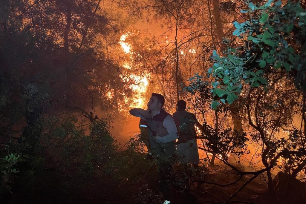 koycegizde yangin ikinci gununde de suruyor 218 ev bosaltildi ATgeWq8b