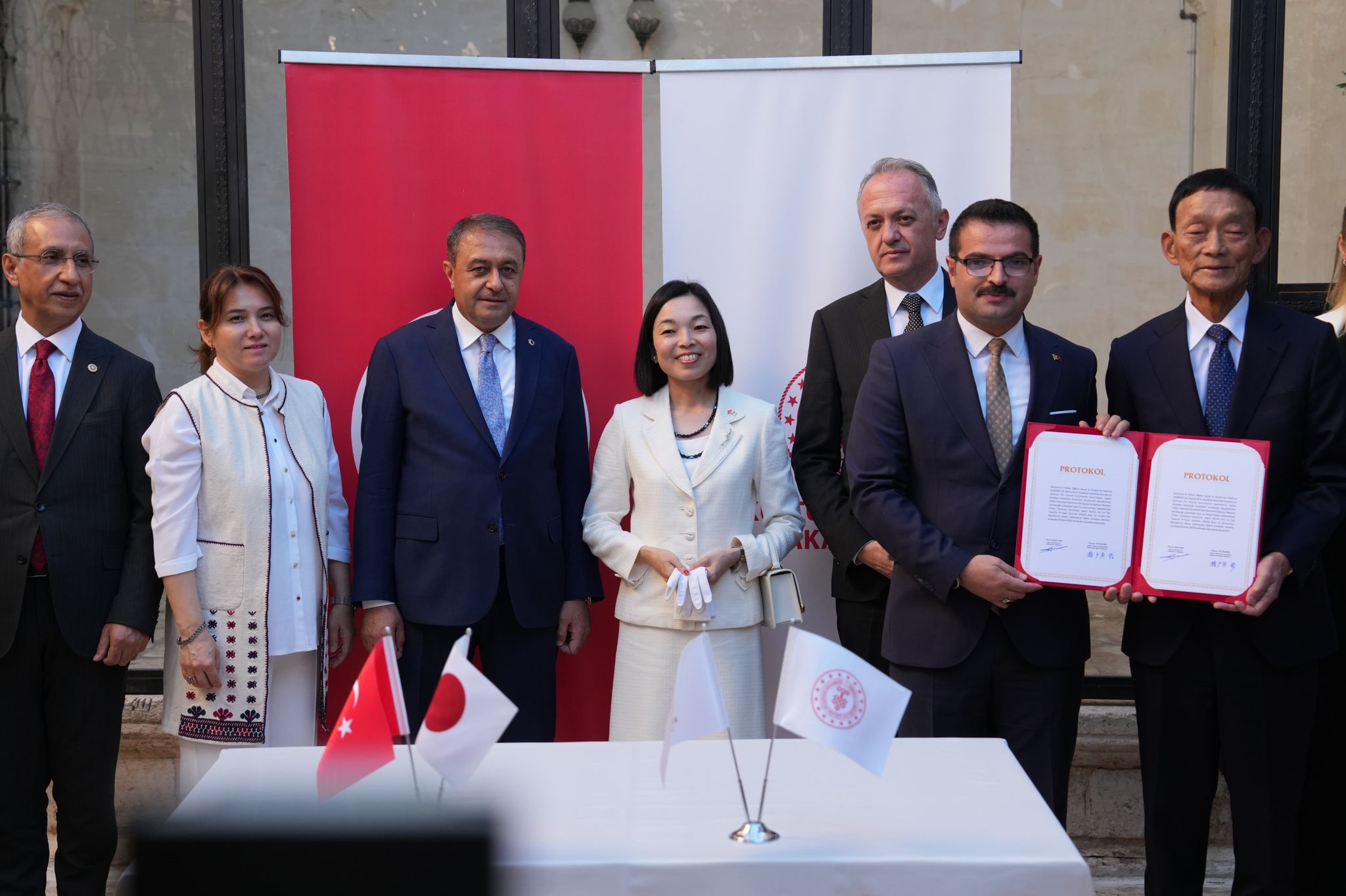 kultur ve turizm bakani mehmet nuri ersoydan prensese japonca tesekkur 1 clTTfJzB