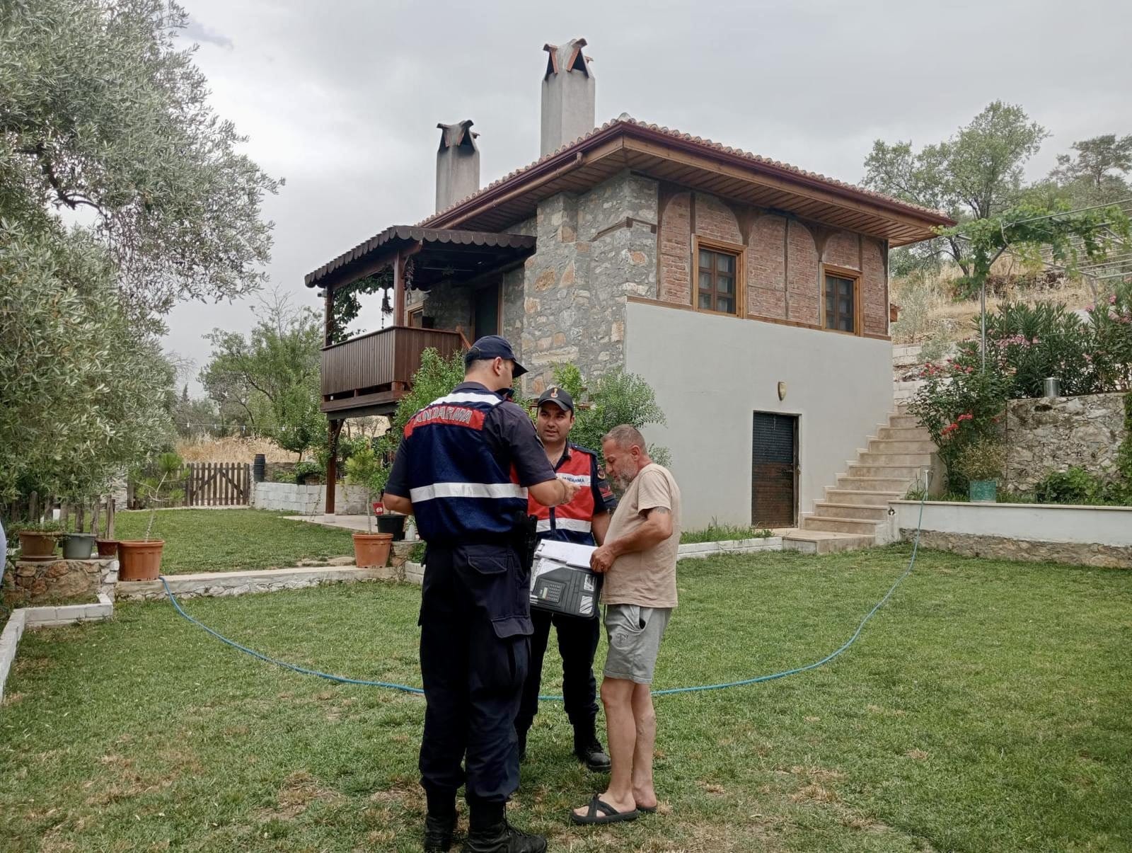 kultur ve turizm bakanligi tatil cennetlerinde yapay zek yardimiyla izinsiz kiralanan villa denetimi yapti vTw6jNcO