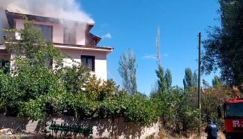 kutahyada gozleme yapildigi sirada binanin teras katinda yangin cikti xsRIflAV