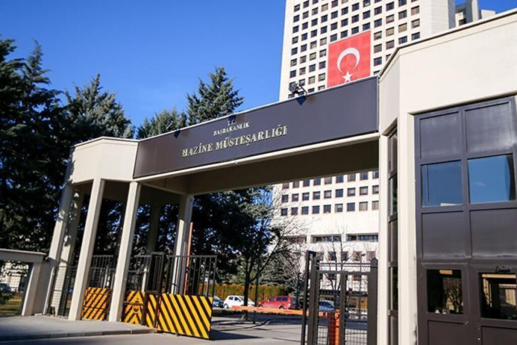maliye bakanligi yurt disindan vergisiz getirilen ferrari ve diger luks araclari t plakayla kullanan qXFiCZL9