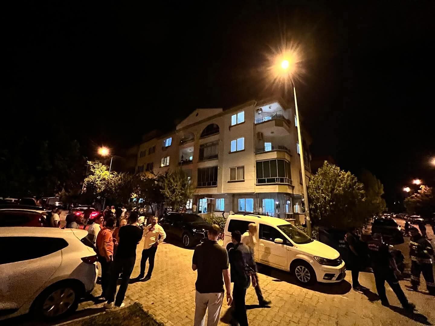 mentese belediye baskani gonca koksal arasin ailesinin evine molotofkokteyli atan saldirganlar balkonlari karistirdiklarini soyledi