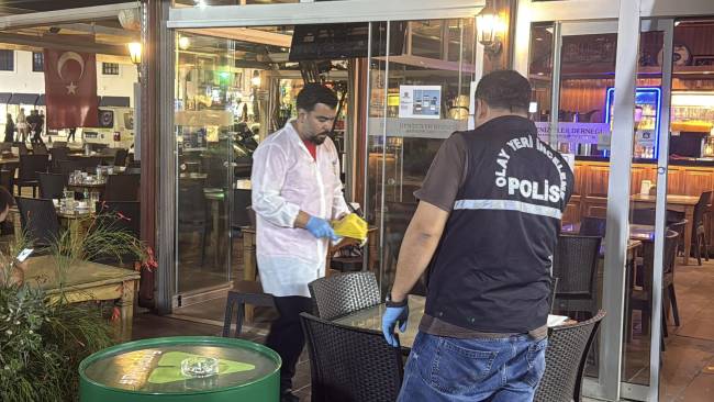 muglanin bodrum ilcesinde hesap odemeden kacmaya calisan sahislar mekanin calisanlarina ates etti 1 NpG2RDnQ