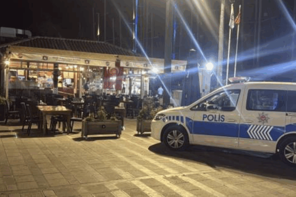 muglanin bodrum ilcesinde hesap odemeden kacmaya calisan sahislar mekanin calisanlarina ates etti 9mE82BmY