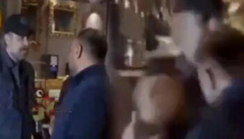 nejat isler ile tartisarak kafa atan muhabir tarik eker isten kovuldu JVGFb47l