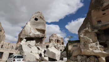 nevsehirde peribacasinin bir bolumunde gece saatlerinde cokme meydana geldi OKfNcEwz