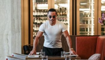 nusr et italyadaki ilk dunyadaki 32nci restoranini milanoda acti italyanlar buyuk ilgi gosterdi tDRVJPiD