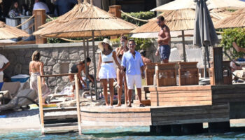 pinar haciarifoglu ve moris kohen cifti evlendikleri bodrumda balayina basladilar OmhmxKl1