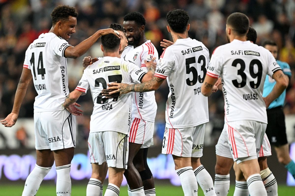 rafa silva hat trick yapti besiktas kayserisporu 4 0 yendi 0 865ZZcrE