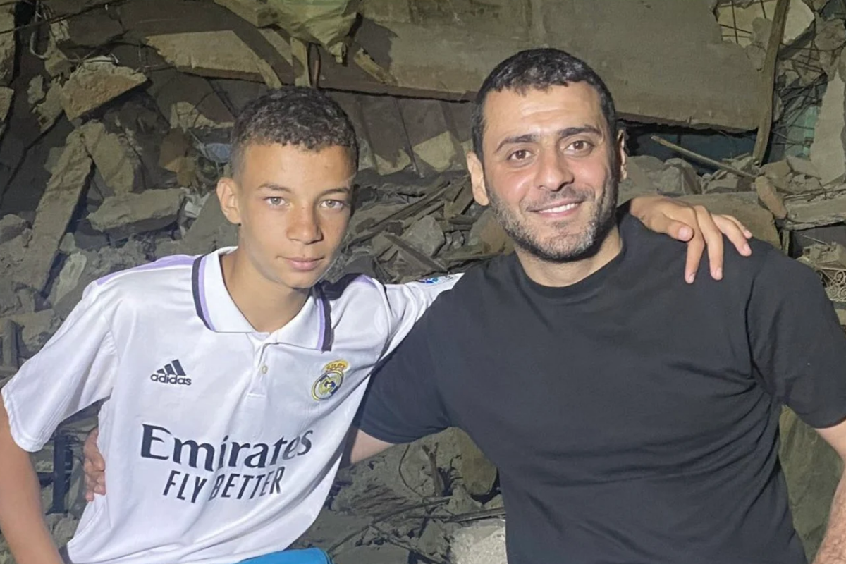 real madrid fastaki depremde tum ailesini kaybeden 16 yasindaki taraftari abderrahim ouhidayi ispanyaya getirdi qS3amdMU