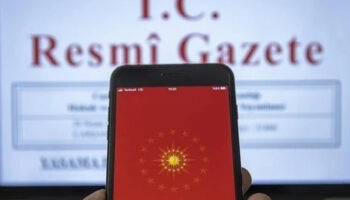 resmi gazetede yayimlanan kararla universitelere yeni rektorler ve bakanliklara ust duzey isimler atandi gPRSGI64
