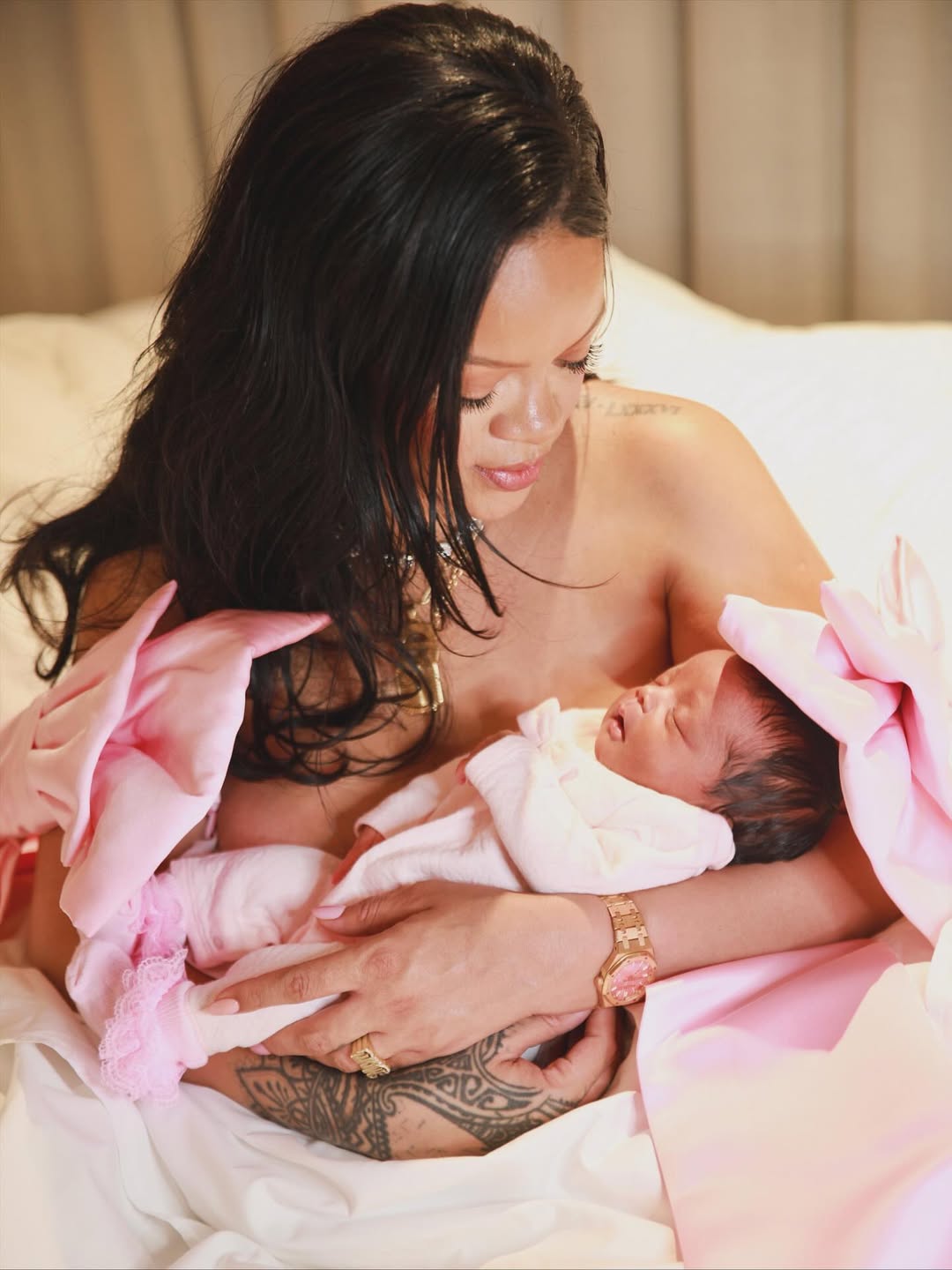 rihanna ucuncu cocugunu dogurdu ismini ve dogum tarihini paylasti 0 68Rd2I8Y