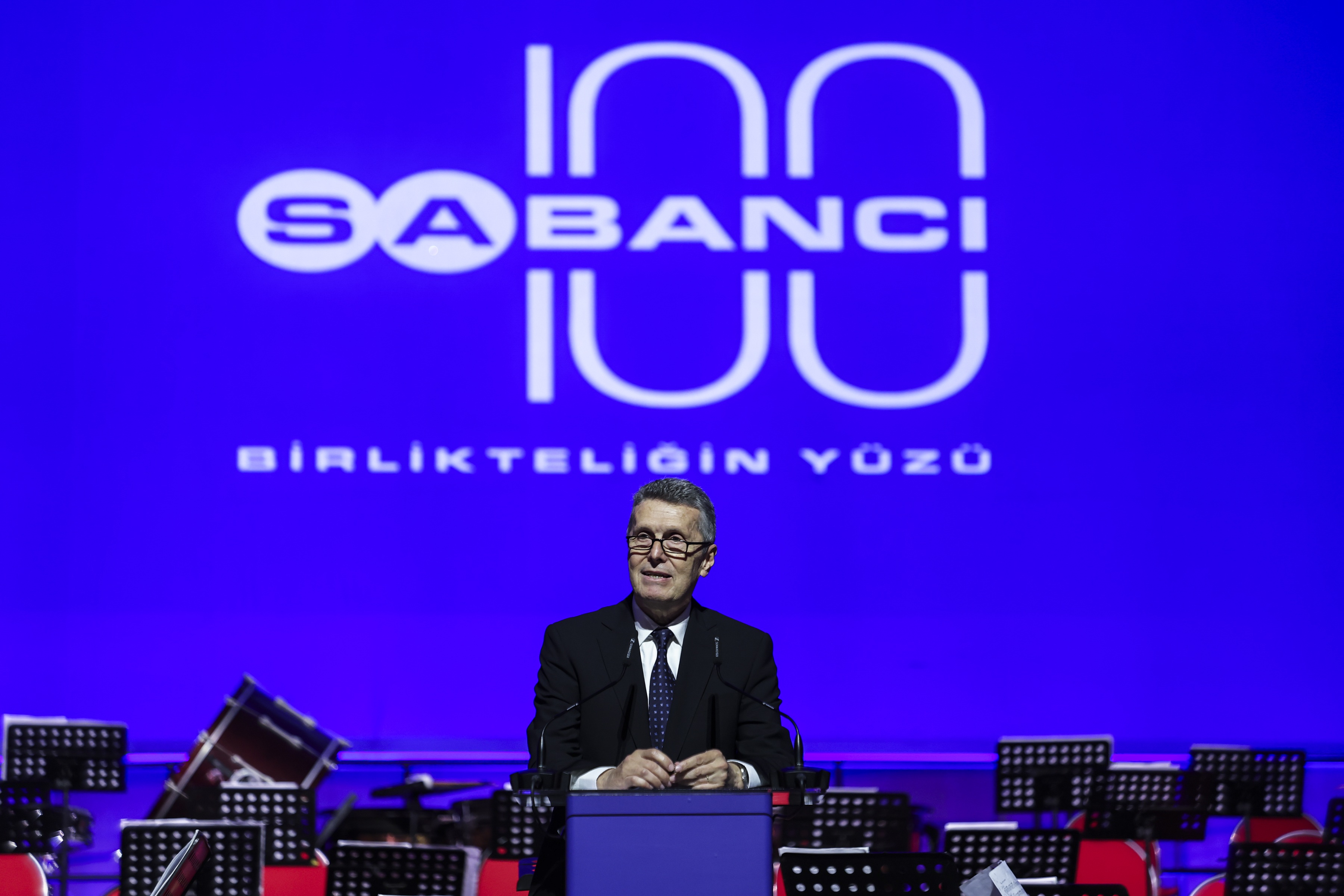 sabanci toplulugu 100uncu yasini gecmise saygi bugune guven gelecege inancla sloganiyla ozel bir konserle B2tczCXa