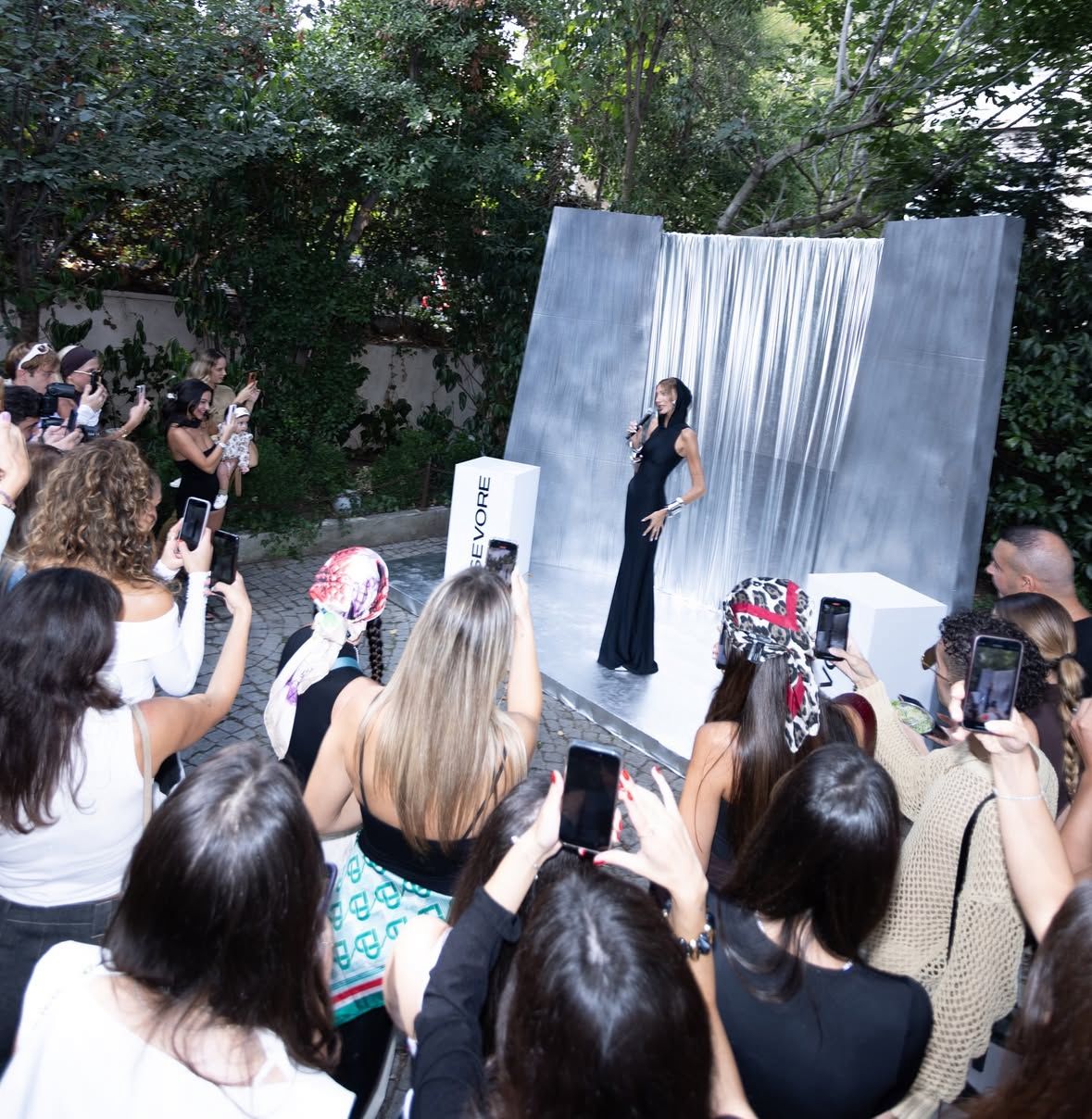 sevval sahin londrada duzenledigi partiyle kendi markasinin lansmanini yapti 1