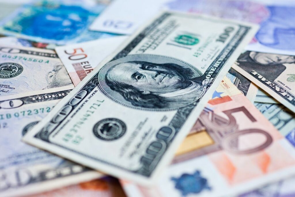 tcmb reel sektorun net doviz acigi 1826 milyar dolar olarak gerceklesti wa49xcx4