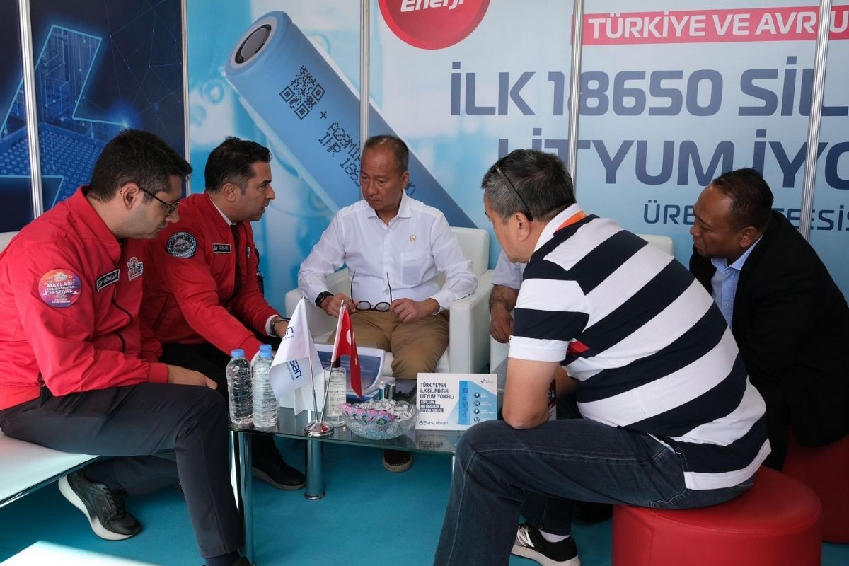 teknofesti ziyaret eden endonezya sanayi bakani pil uretimi icin turkiye ile is birligi planladiklarini