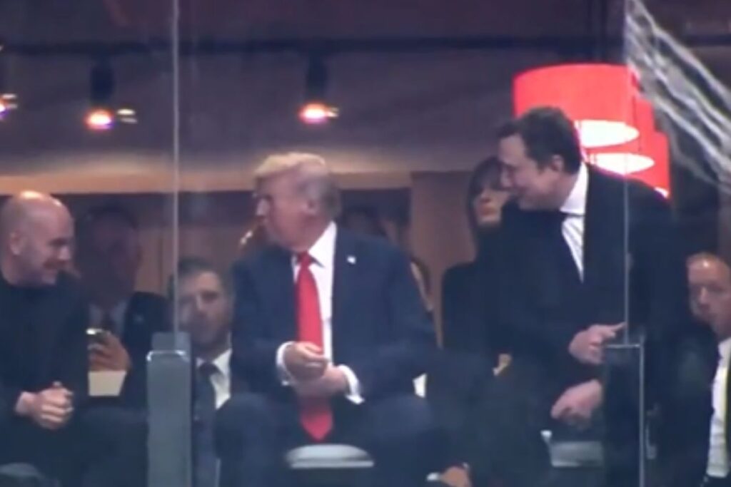 trump ile musk charlie kirk anisina duzenlenen torende buzlari eritti arizonada dikkat ceken bulusma ntQqMfg7