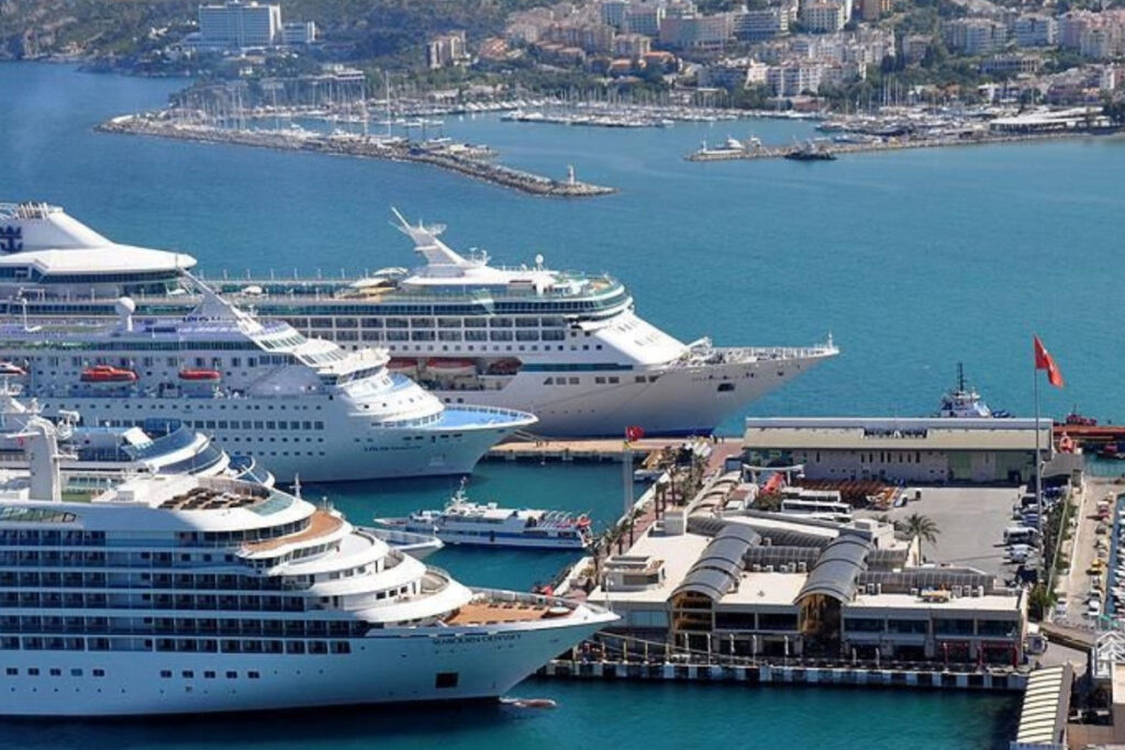 turkiye 2025 yilinin ocakagustos doneminde kruvaziyer turizminde tarihi rekor kirarak 15 milyon yolcuyu agirladi BD8Bls6h