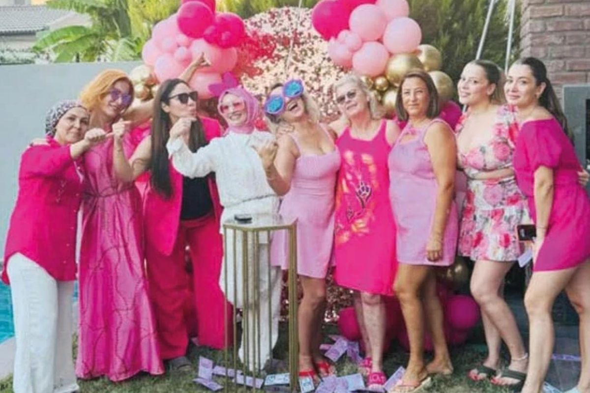 tutuklanan antalya emniyet muduru ilker arslanin esi melek arslanin sosyal medya hesabindan havuzlu pink LQDSTANf