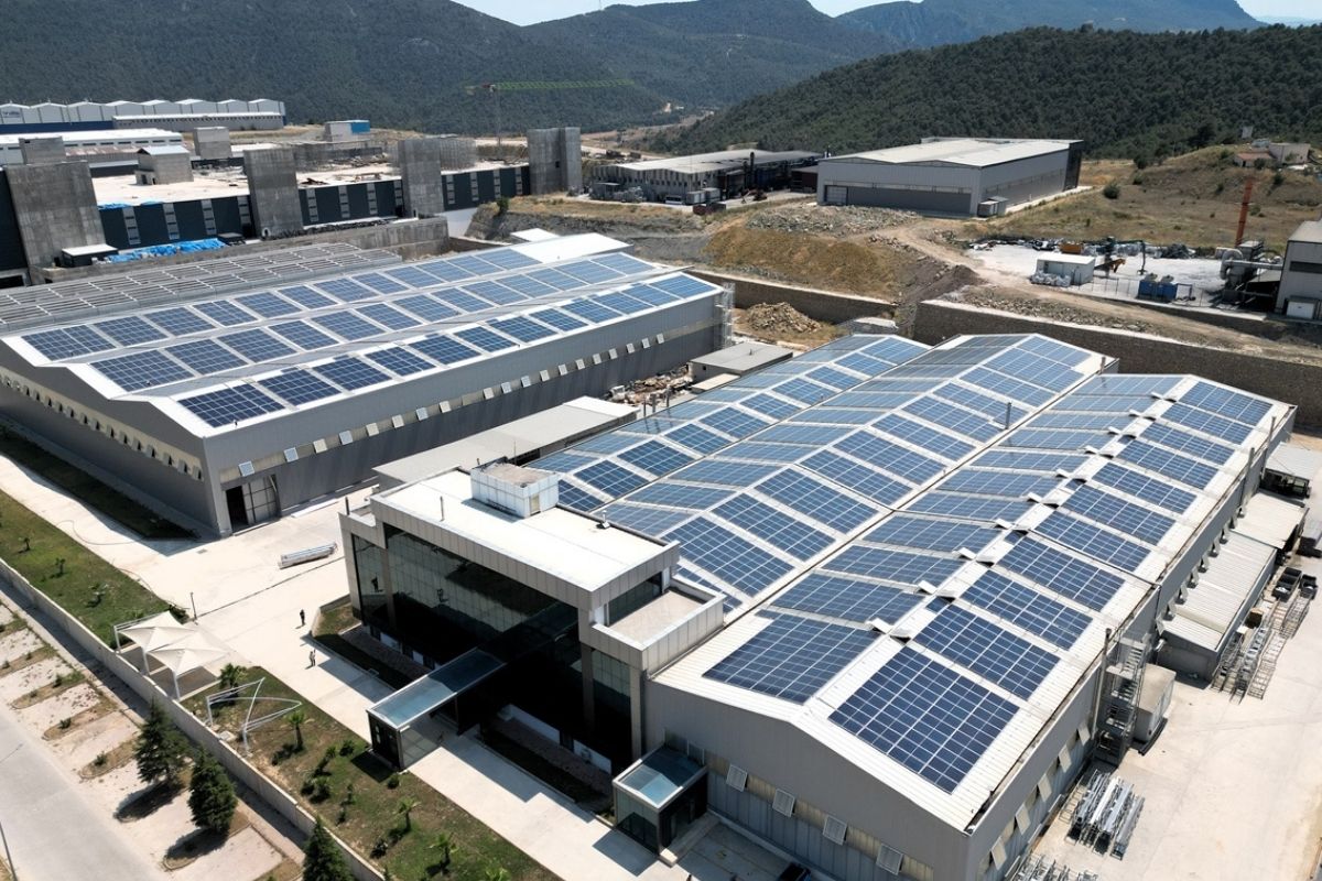 vefat eden fabrikatorun katlanabilir konteyner projesini kizlari hayata gecirdi 0 m47BvKqA