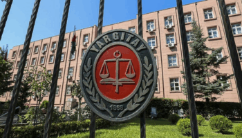 yargitaydan cocuk annenin yeni evlendigi kisinin soyadini alamaz karari gWXkx23I