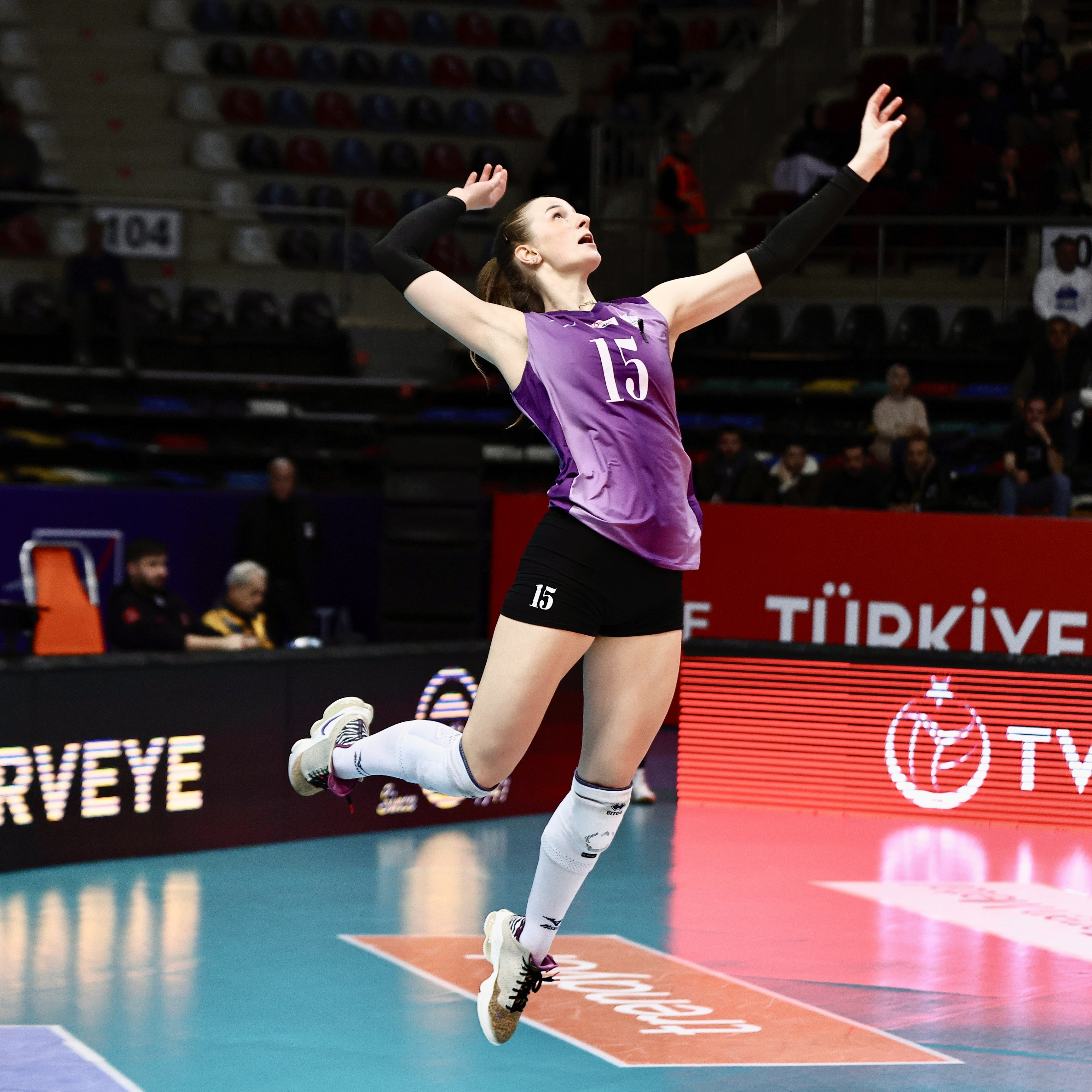 zeren group kadin voleyboluna destegini bir adim oteye tasidi cev kadinlar sampiyonlar liginin isim Zaakl5pV