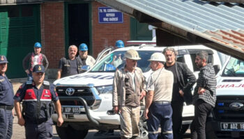 zonguldaktaki maden ocaginda gocuk 4 isci kurtarildi 1 isci mahsur YJbgKCGU