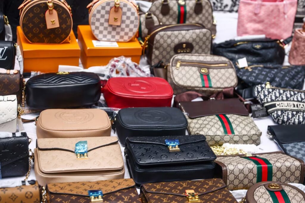 abd tarihinin en buyuk kacak urun cezalarindan biri atlantadaki bit pazarina kesildi louis vuitton 1XEyrQVT