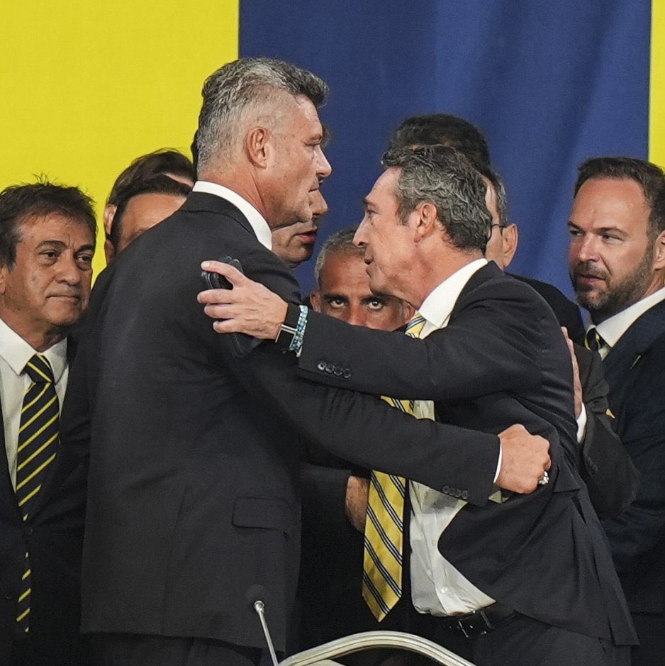 acun ilicalinin eski evinin yeni kiracisi icardi ali koc baskanligi kaybettiginde evinde caldigi sarki ZNe9j9ar