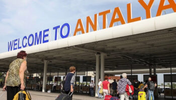 antalyaya yilin 9 ayinda gelen turist sayisi 14 milyonu asti EqRkN17s