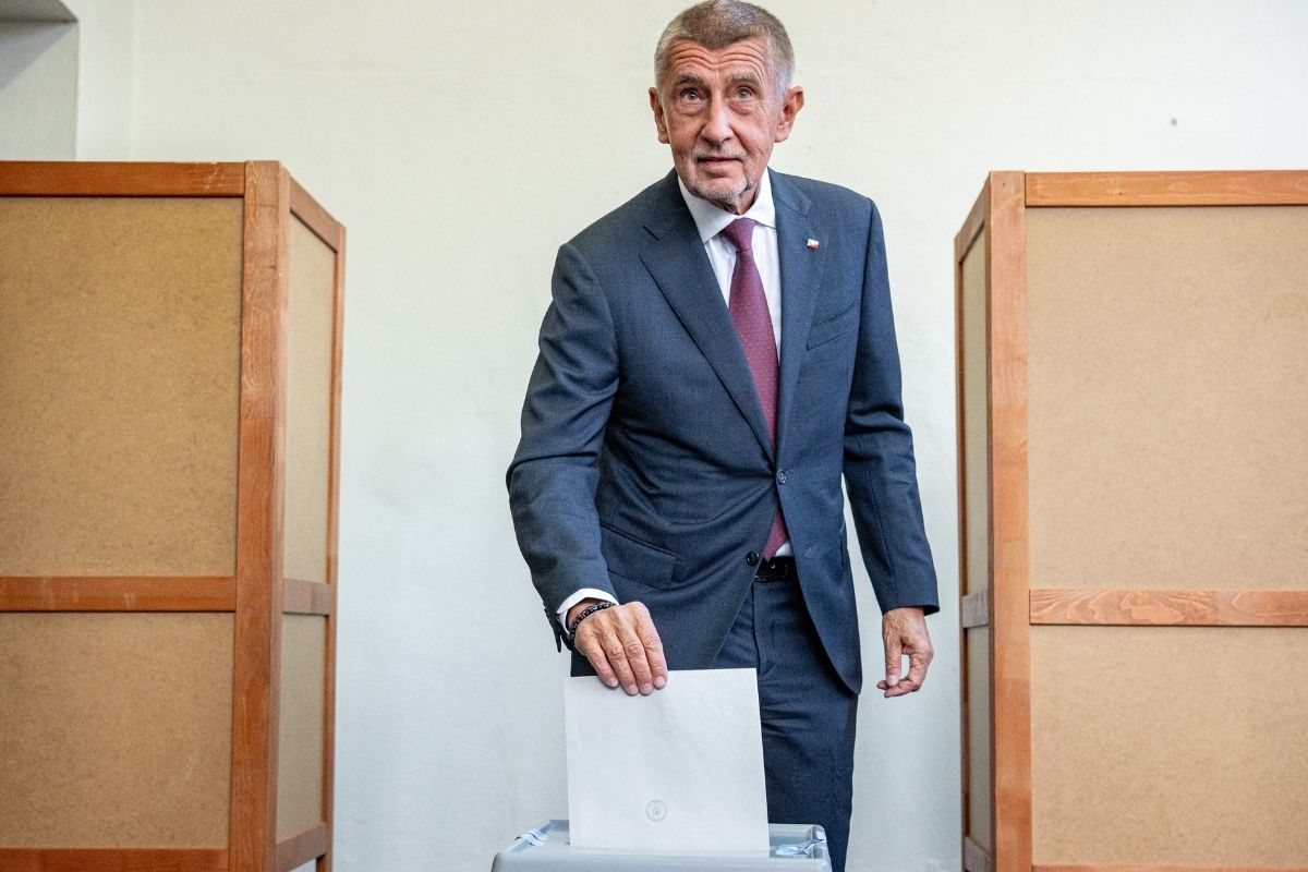 cekya secimlerini secmenlere donut dagitan eski basbakan ve milyarder andrej babis kazandi 1 sHTGwthJ