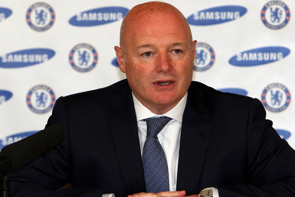 chelseanin eski ceosu peter kenyon jose mourinho kovulunca iki oyuncu gozyaslarina boguldu 1 YQZcKYmz